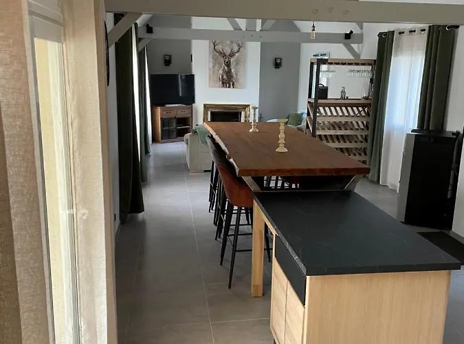 Emeraude à 5 Minutes Du Circuit Des 24 *